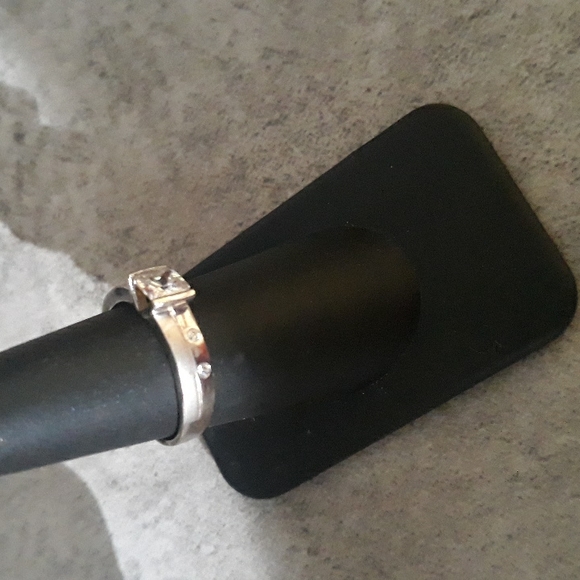 Sterling Silver Cz Ring Sz 6 - Picture 7 of 7